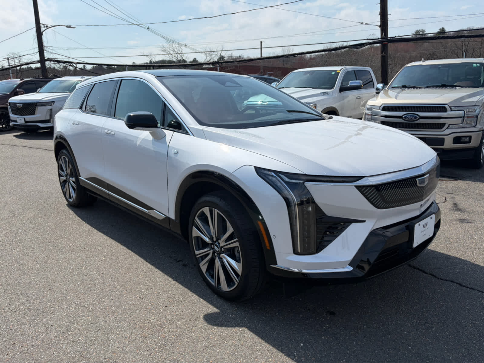 View vehicle photo 3