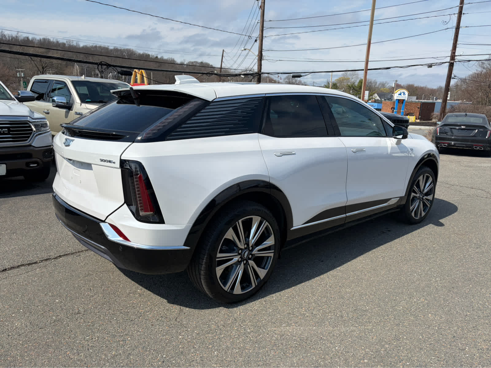 View vehicle photo 5