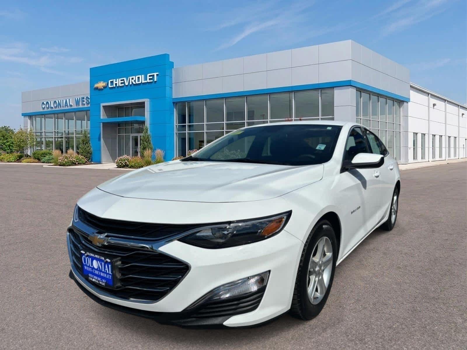 Summit White 2023 Chevrolet Malibu Sedan Front-Wheel Drive Continuously Variable Transmission