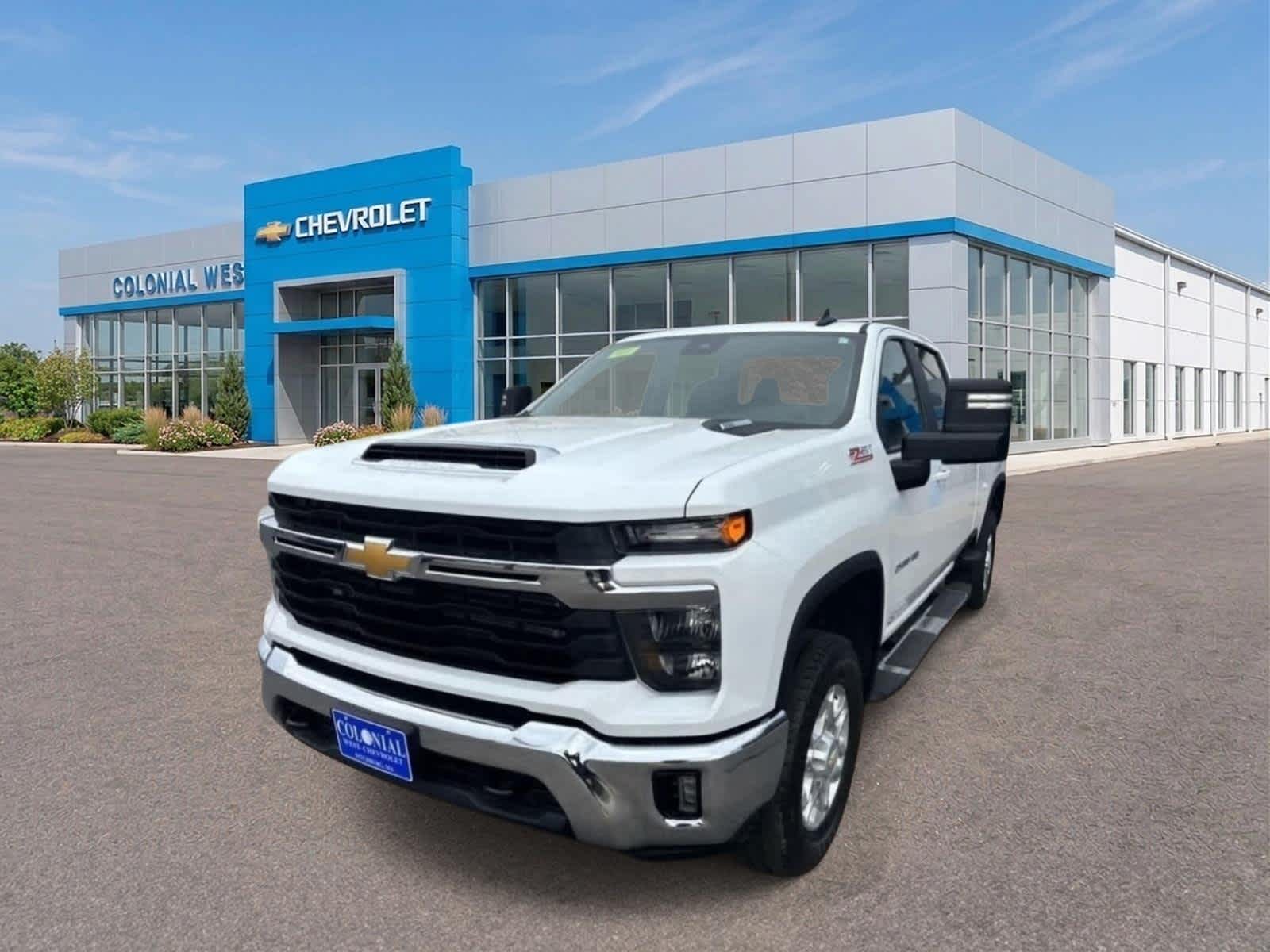 Summit White 2025 Chevrolet Silverado 2500HD Pickup Truck Four-Wheel Drive Automatic