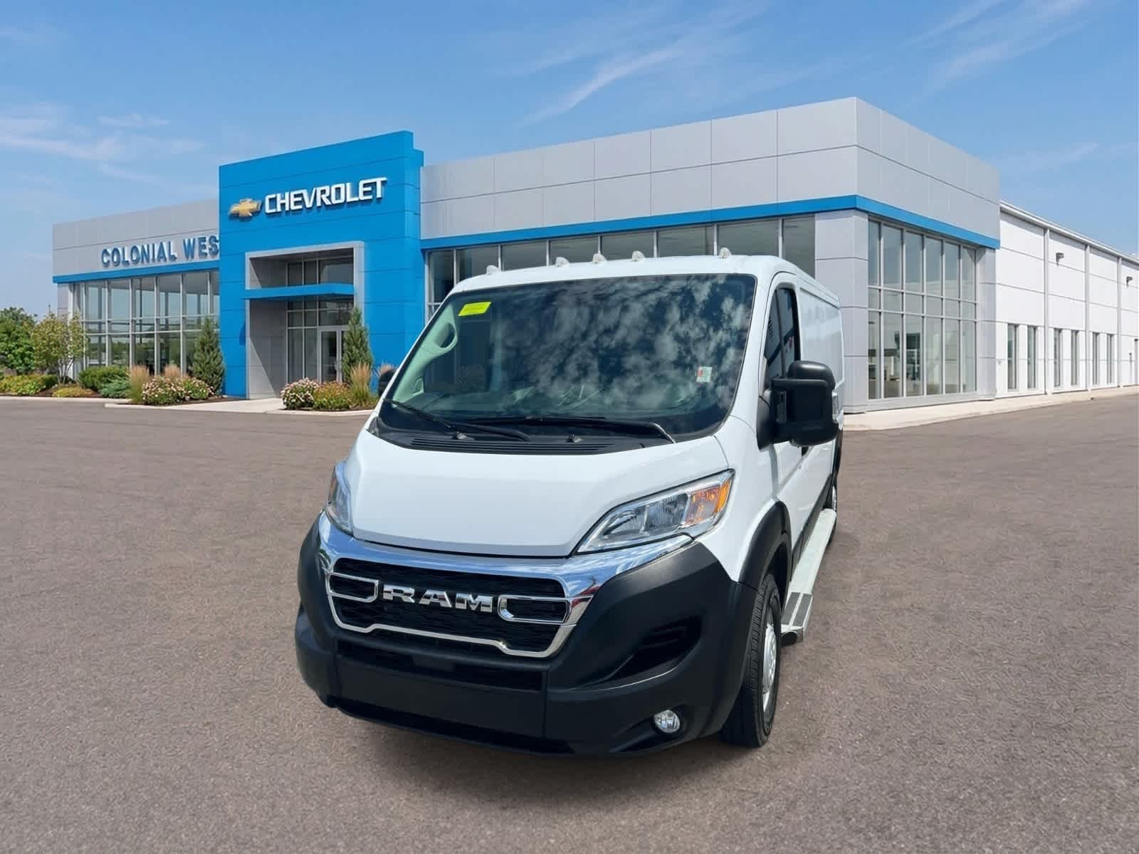 Bright White Clearcoat 2025 RAM ProMaster 2500 Tradesman 136 Low Roof Cargo Van FWD Van Front-Wheel Drive 9-Speed Automatic
