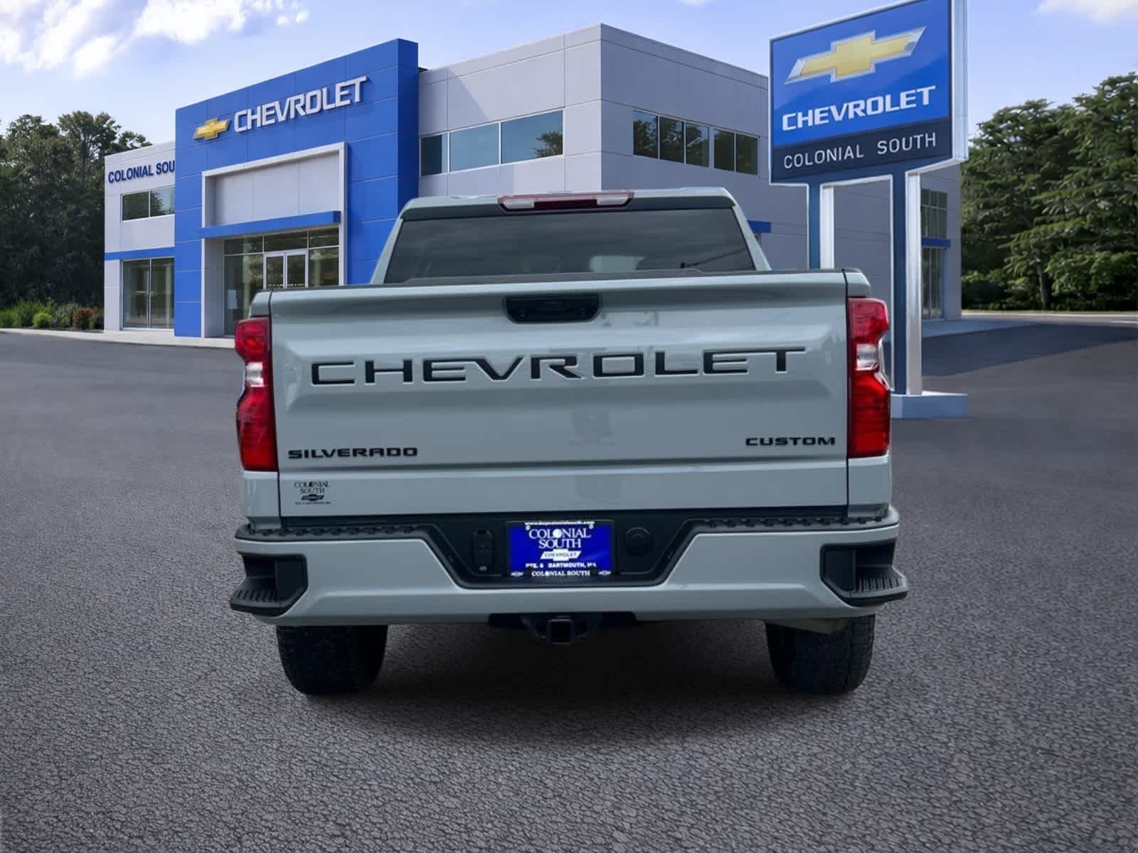 View vehicle photo 5