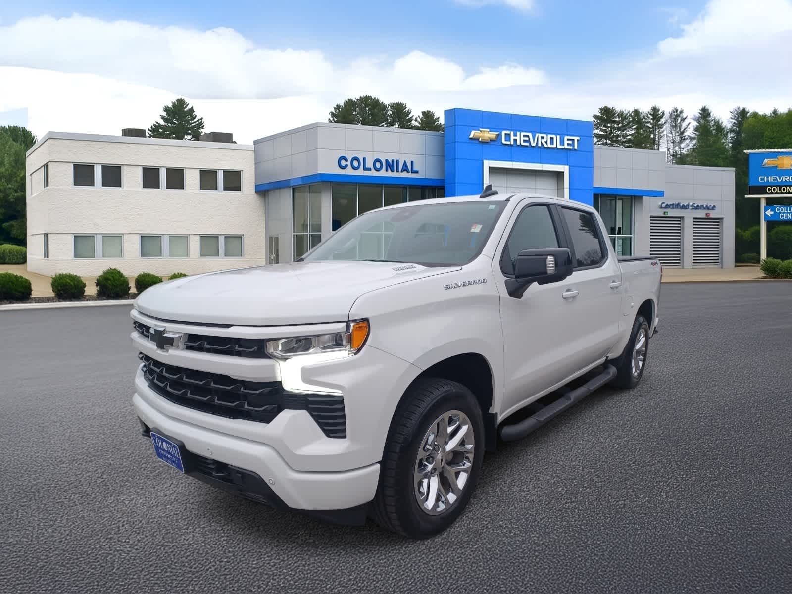 Summit White 2025 Chevrolet Silverado 1500 Pickup Truck Four-Wheel Drive Automatic
