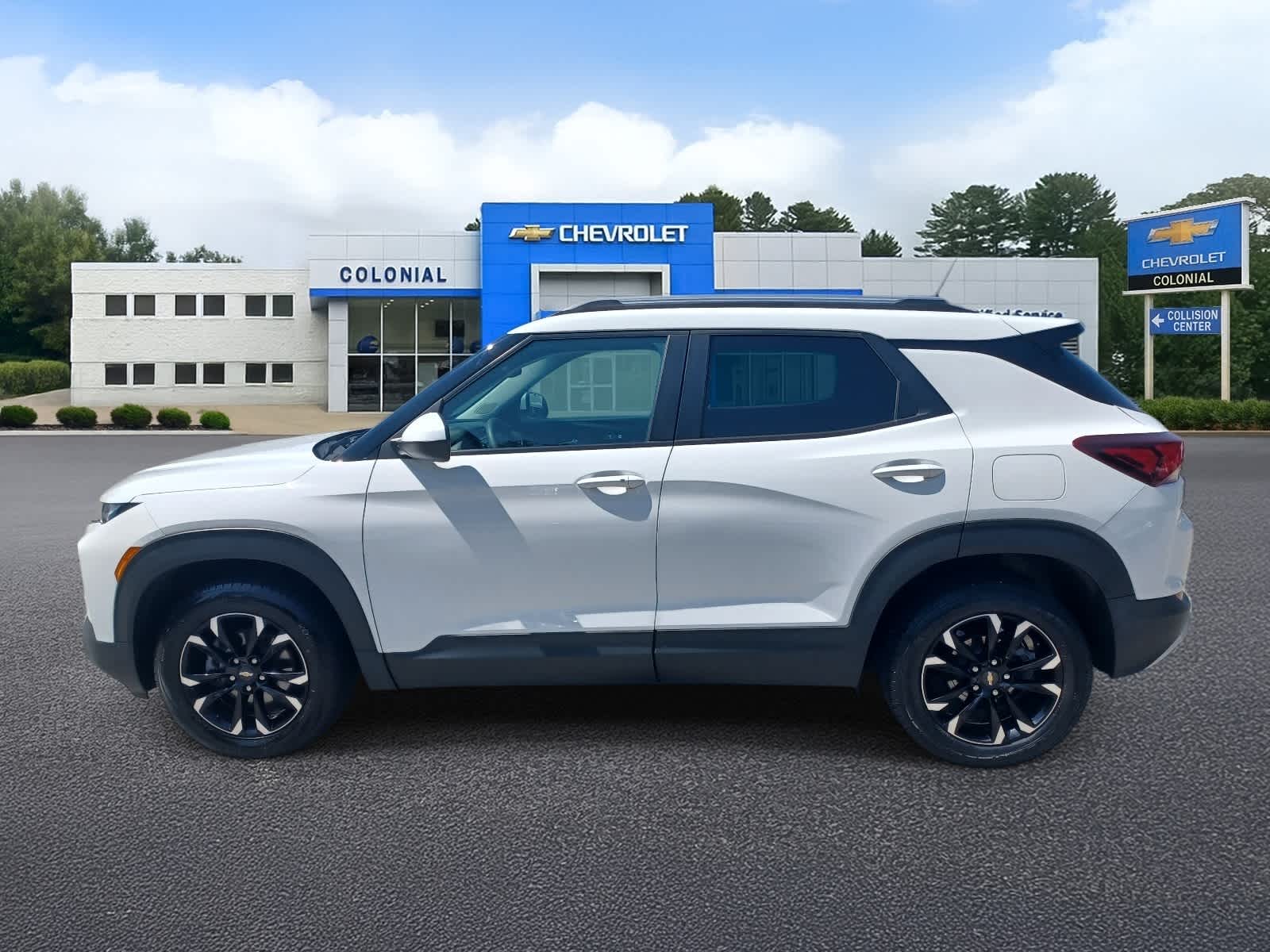 View vehicle photo 6