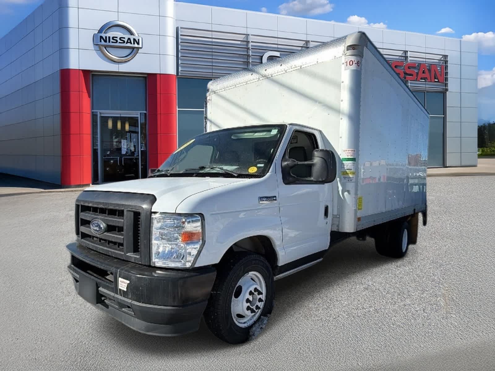 Oxford White 2023 Ford E-Series Chassis E-350 SD Cutaway SB RWD Pickup Truck Rear-Wheel Drive 6-Speed Automatic