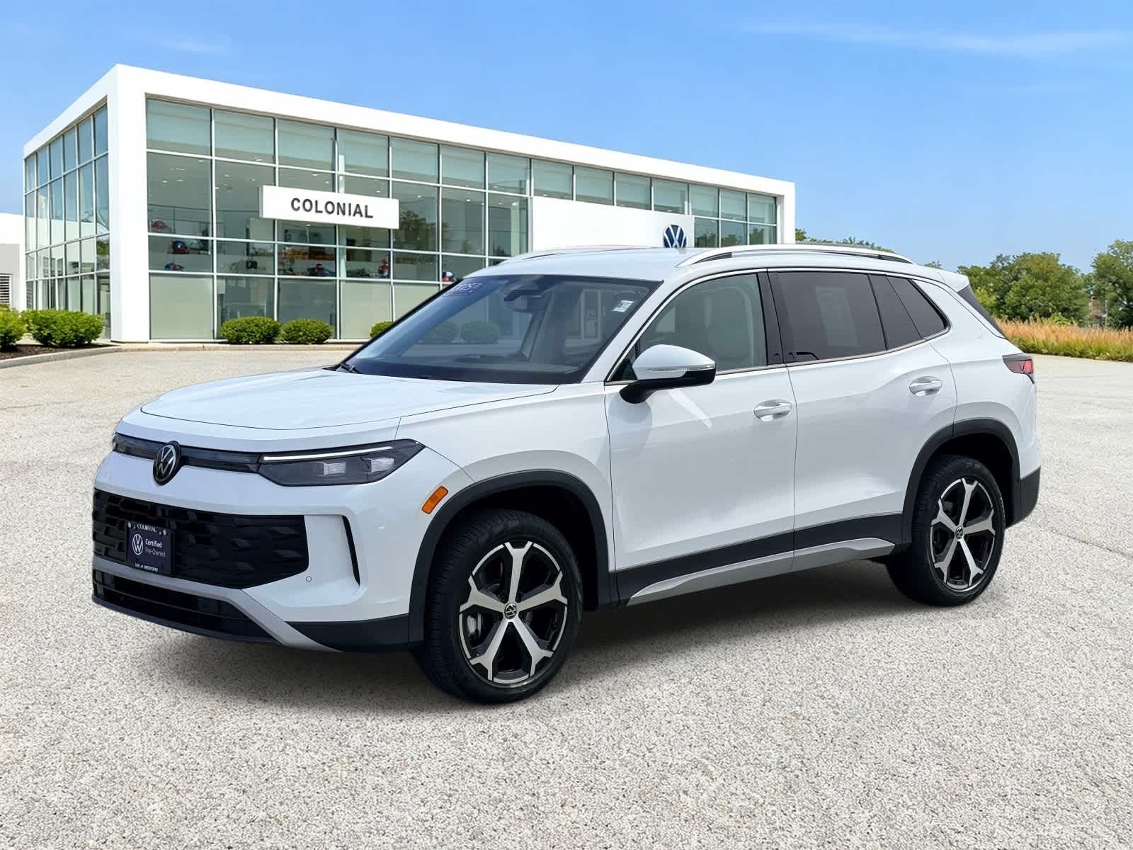 Pure White 2025 Volkswagen Tiguan SUV / Crossover All-Wheel Drive 8-Speed Automatic