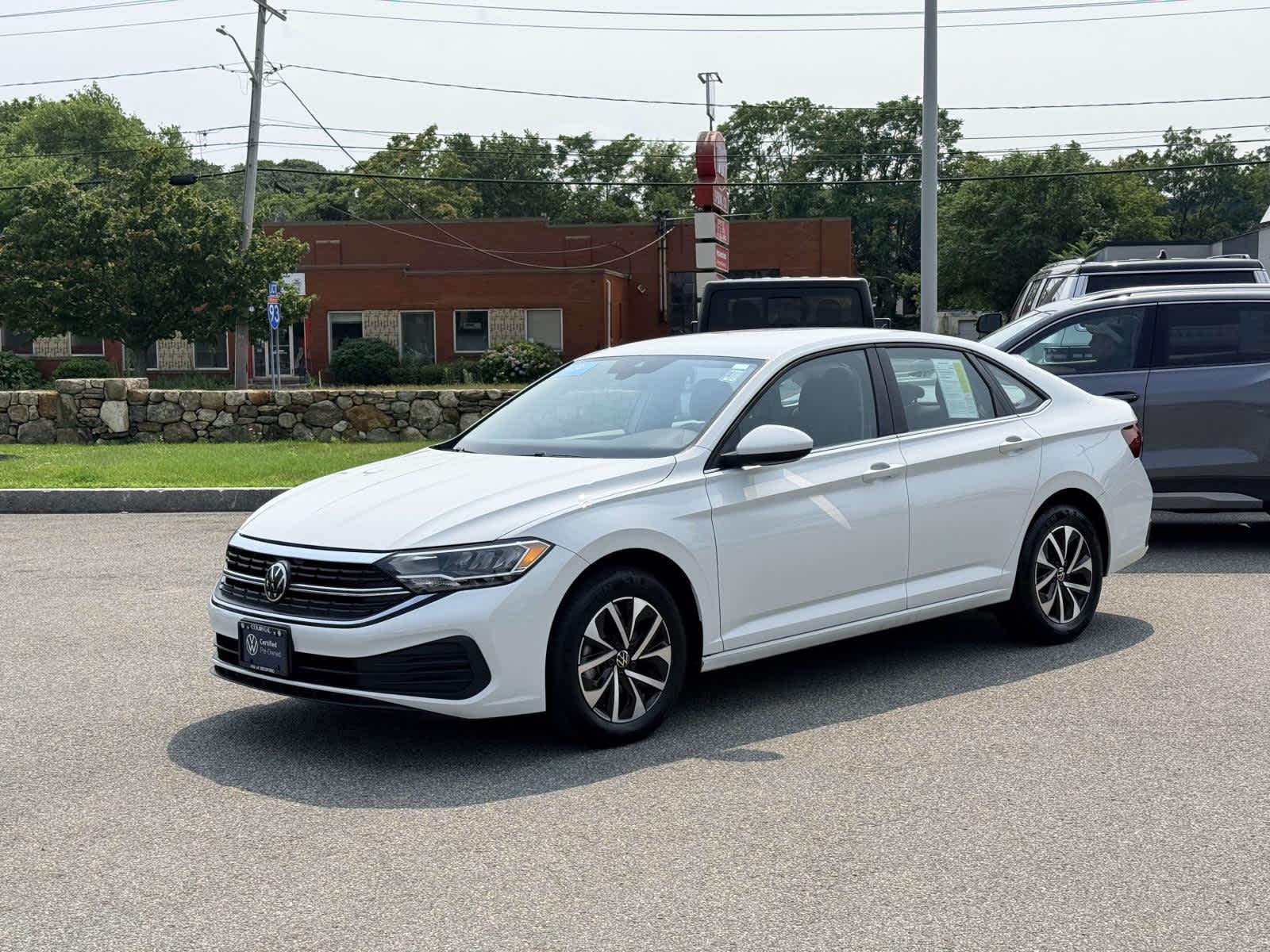 Pure White 2024 Volkswagen Jetta Sedan Front-Wheel Drive 8-Speed Automatic