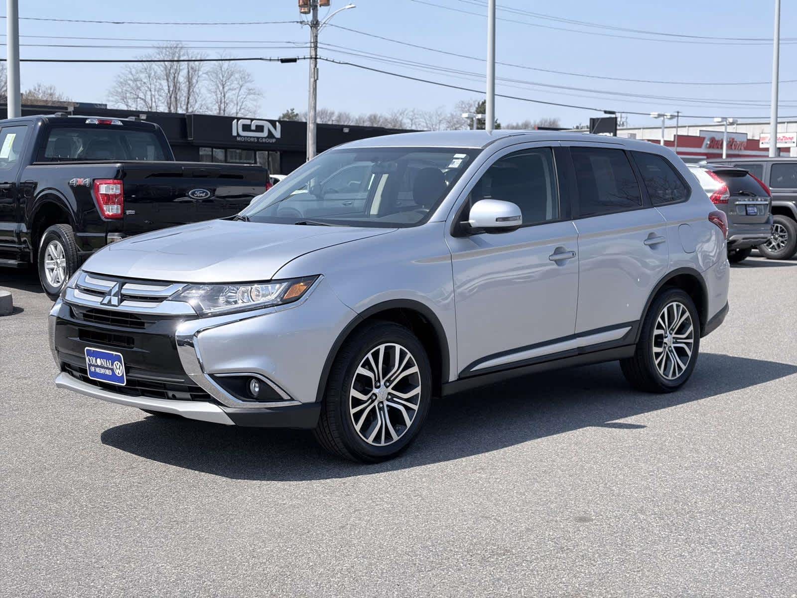 Cool Silver Metallic 2016 Mitsubishi Outlander SE S-AWC SUV / Crossover All-Wheel Drive Continuously Variable Transmission