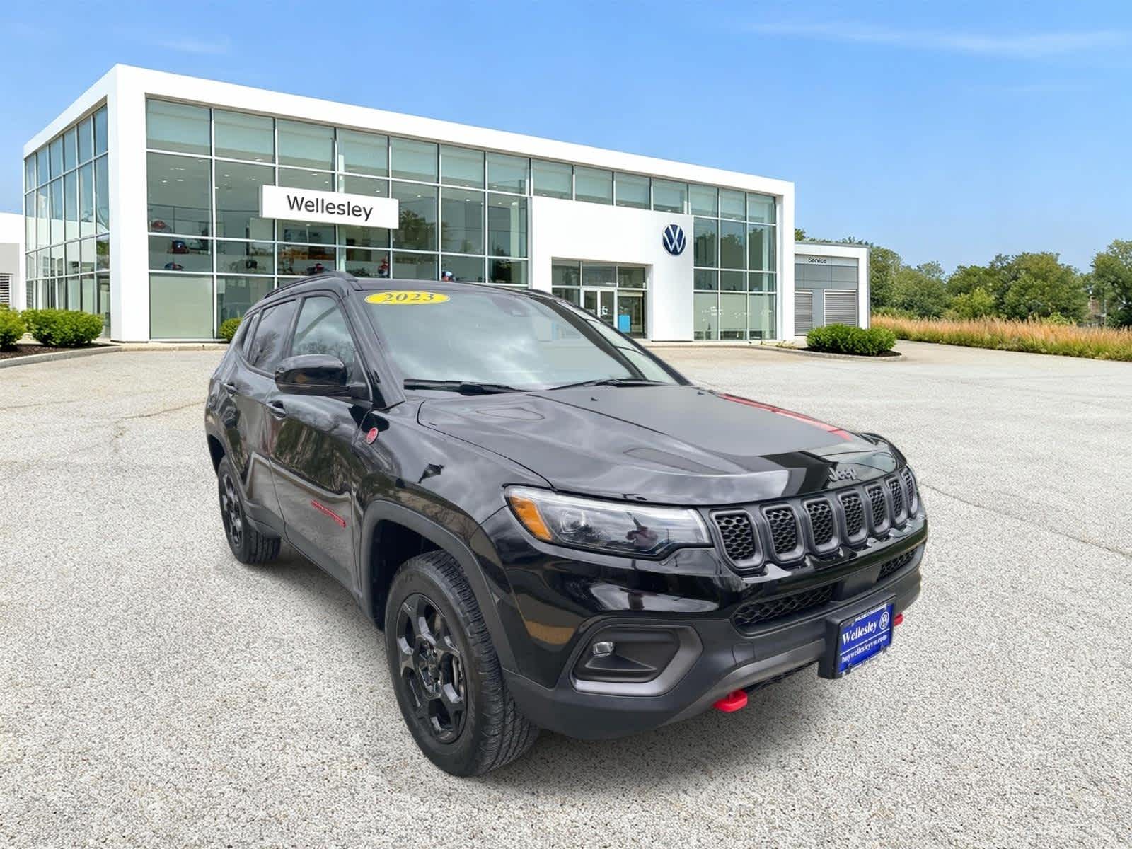 Diamond Black Crystal Pearlcoat 2023 Jeep Compass Trailhawk 4WD SUV / Crossover Four-Wheel Drive 8-Speed Automatic