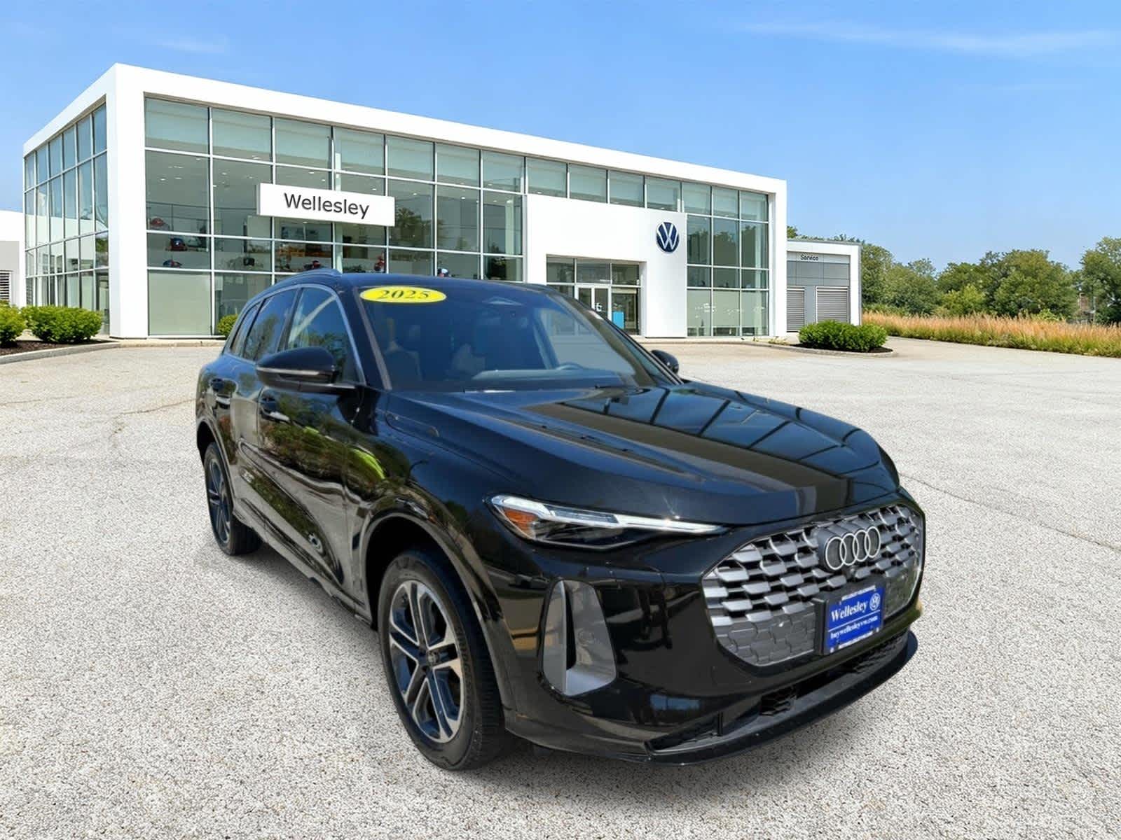 Mythos Black Metallic 2025 Audi Q5 SUV / Crossover All-Wheel Drive 7-Speed Automatic