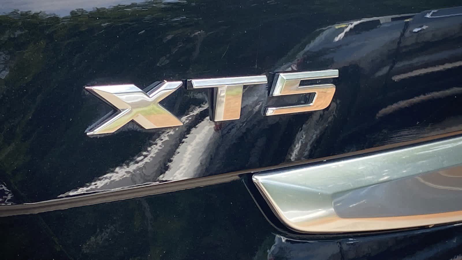 2019 Cadillac XT5 Luxury AWD 37
