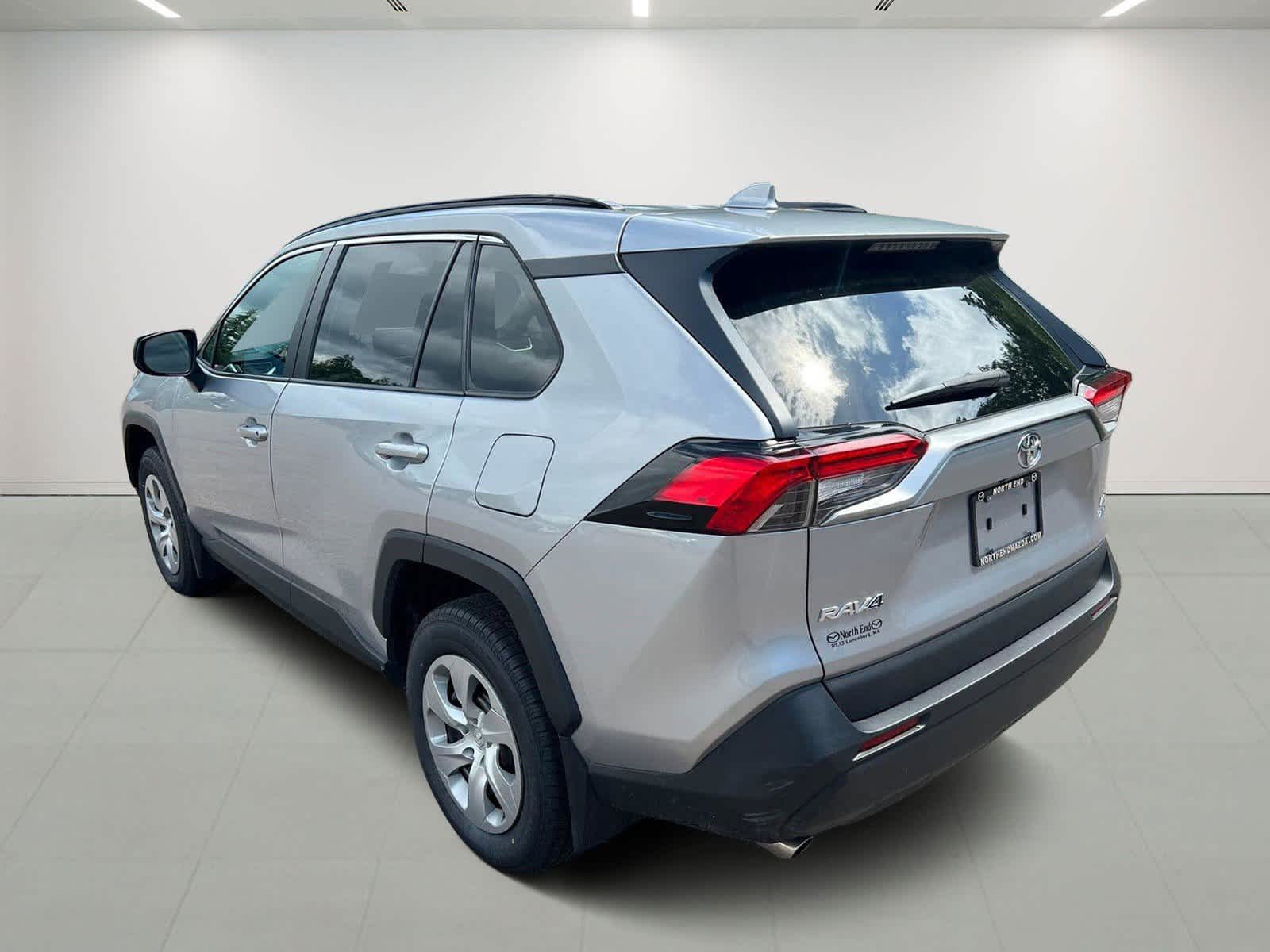 2021 Toyota RAV4 LE 4