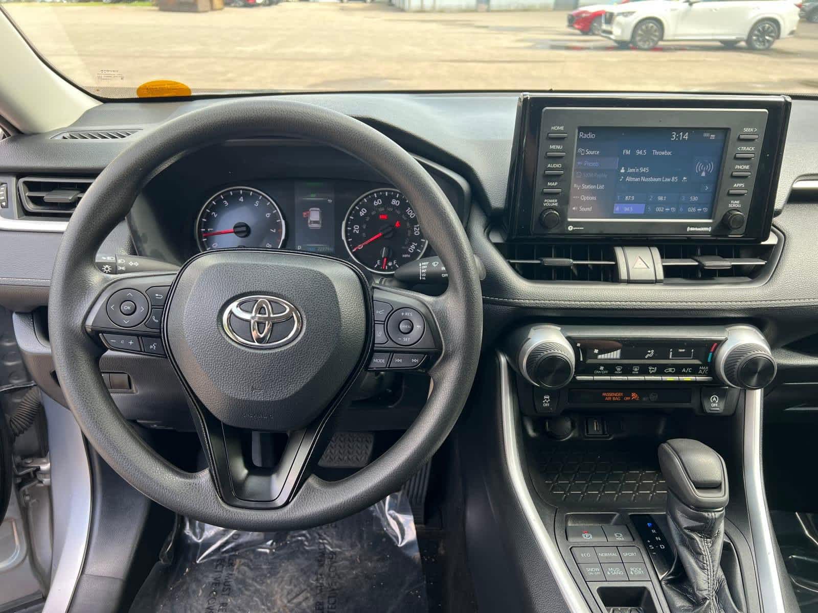 2021 Toyota RAV4 LE 9