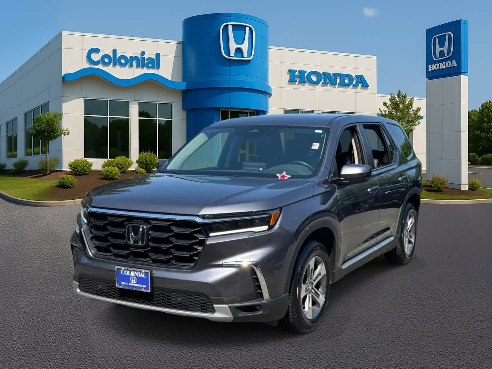 Gray (Modern Steel Metallic) 2024 Honda Pilot SUV / Crossover All-Wheel Drive Automatic
