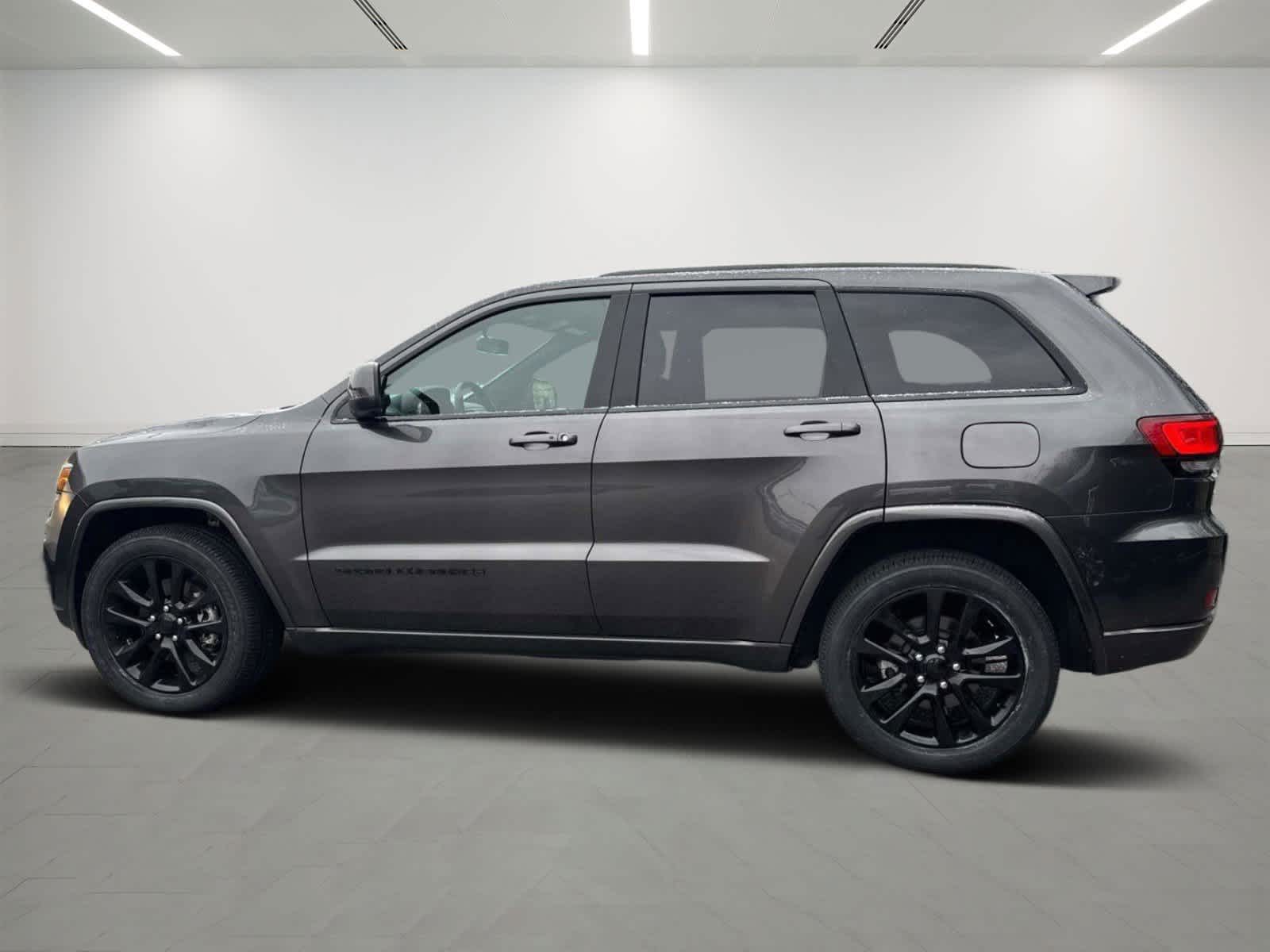 2021 Jeep Grand Cherokee Laredo X 3