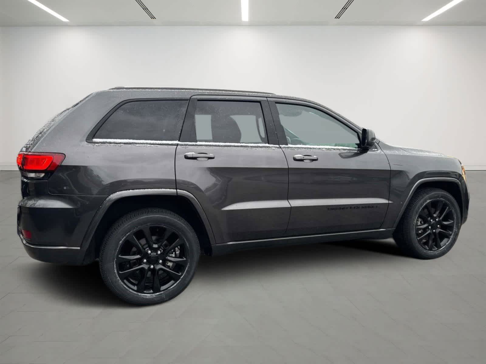 2021 Jeep Grand Cherokee Laredo X 4