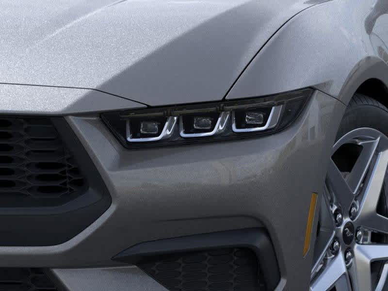 2025 Ford Mustang  18