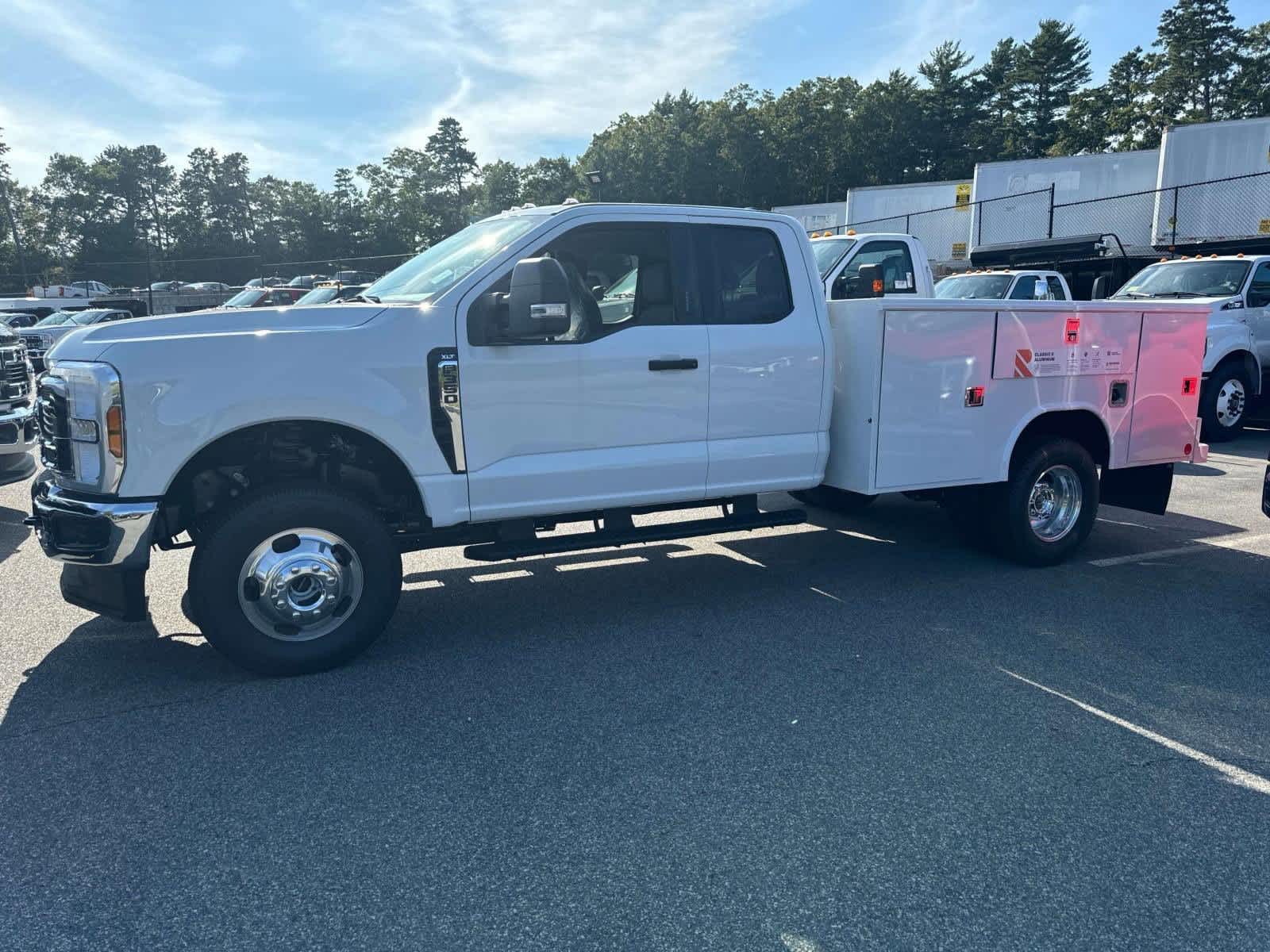 2024 Ford Super Duty F-350 DRW SUPER DUTY 4WD SuperCab 168 WB 60 CA 2