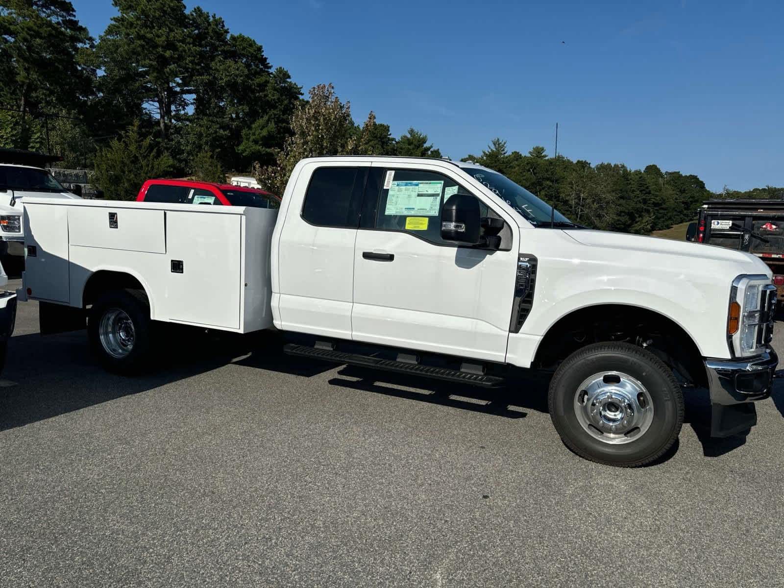 2024 Ford Super Duty F-350 DRW SUPER DUTY 4WD SuperCab 168 WB 60 CA 3