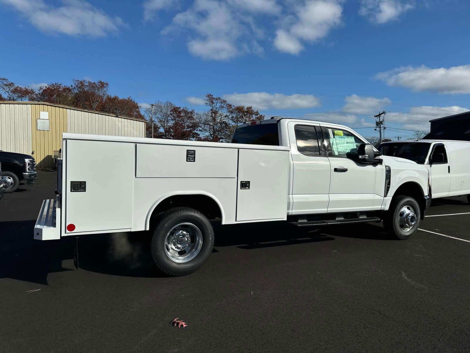 2024 Ford Super Duty F-350 DRW SUPER DUTY 4WD SuperCab 168 WB 60 CA 4