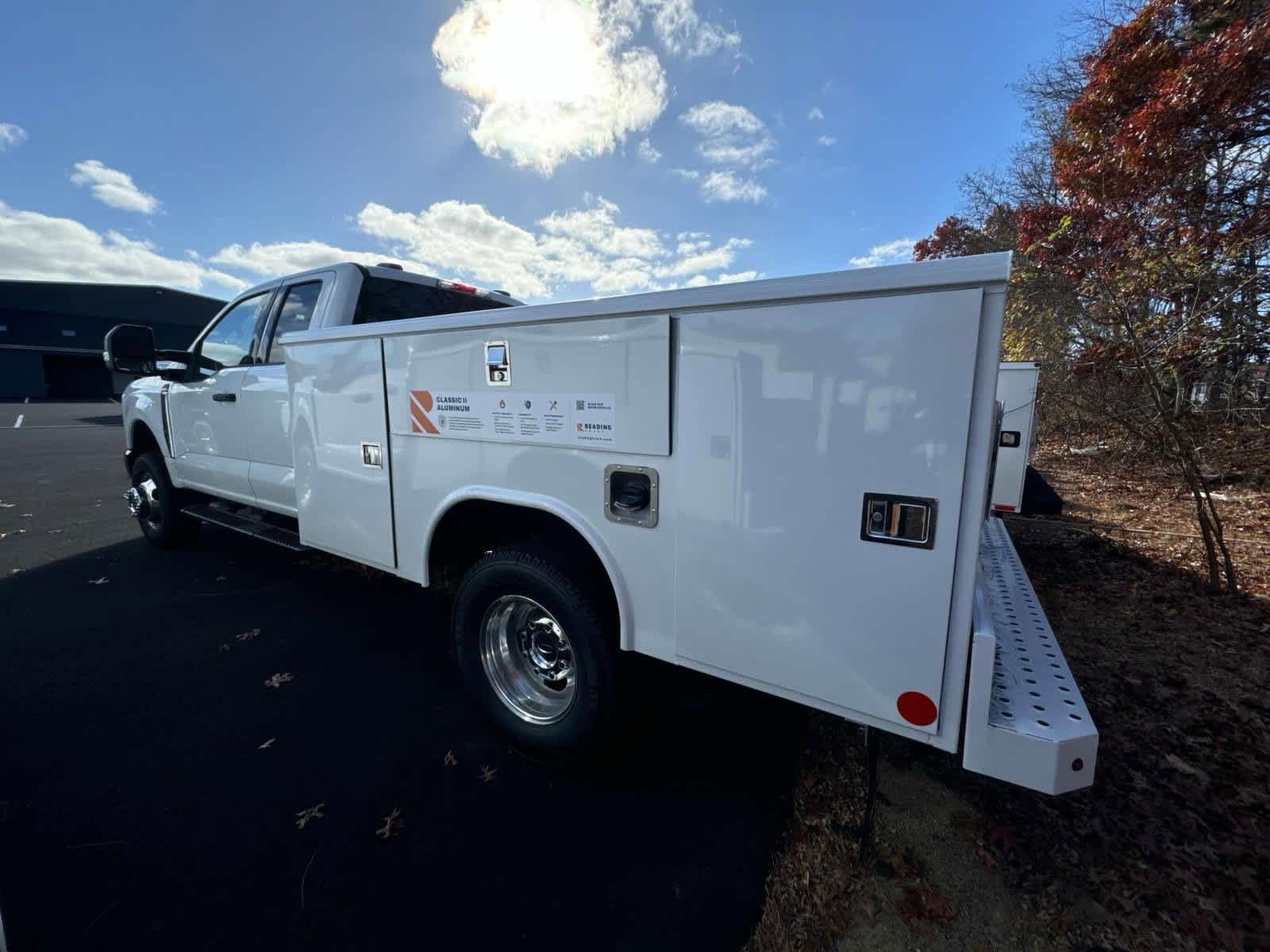 2024 Ford Super Duty F-350 DRW SUPER DUTY 4WD SuperCab 168 WB 60 CA 3