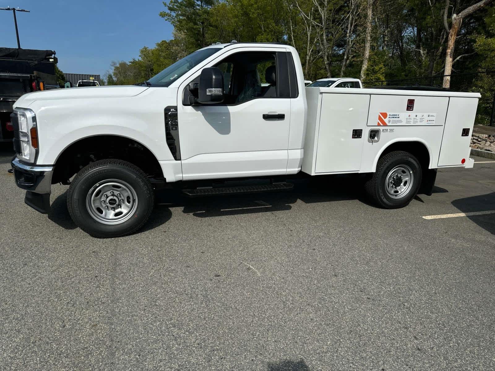 2024 Ford Super Duty F-250 SRW SUPER DUTY 4WD Reg Cab 8 Box 3