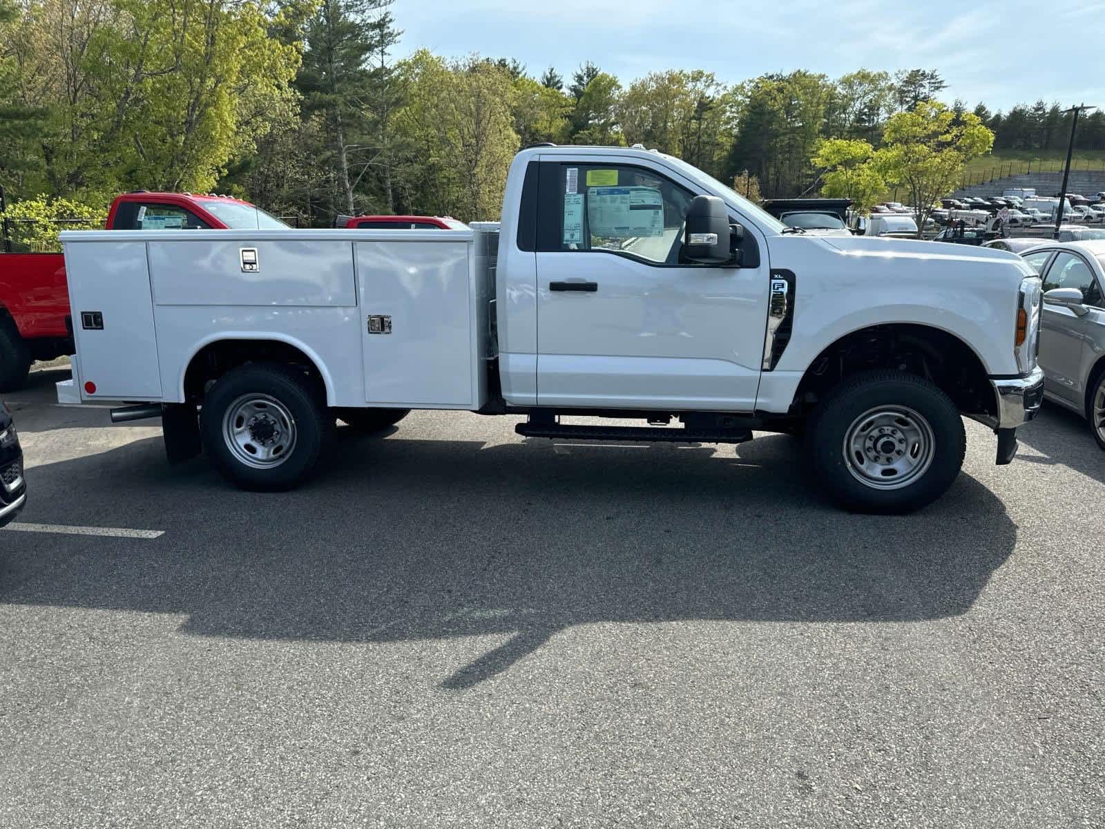 2024 Ford Super Duty F-250 SRW SUPER DUTY 4WD Reg Cab 8 Box 5