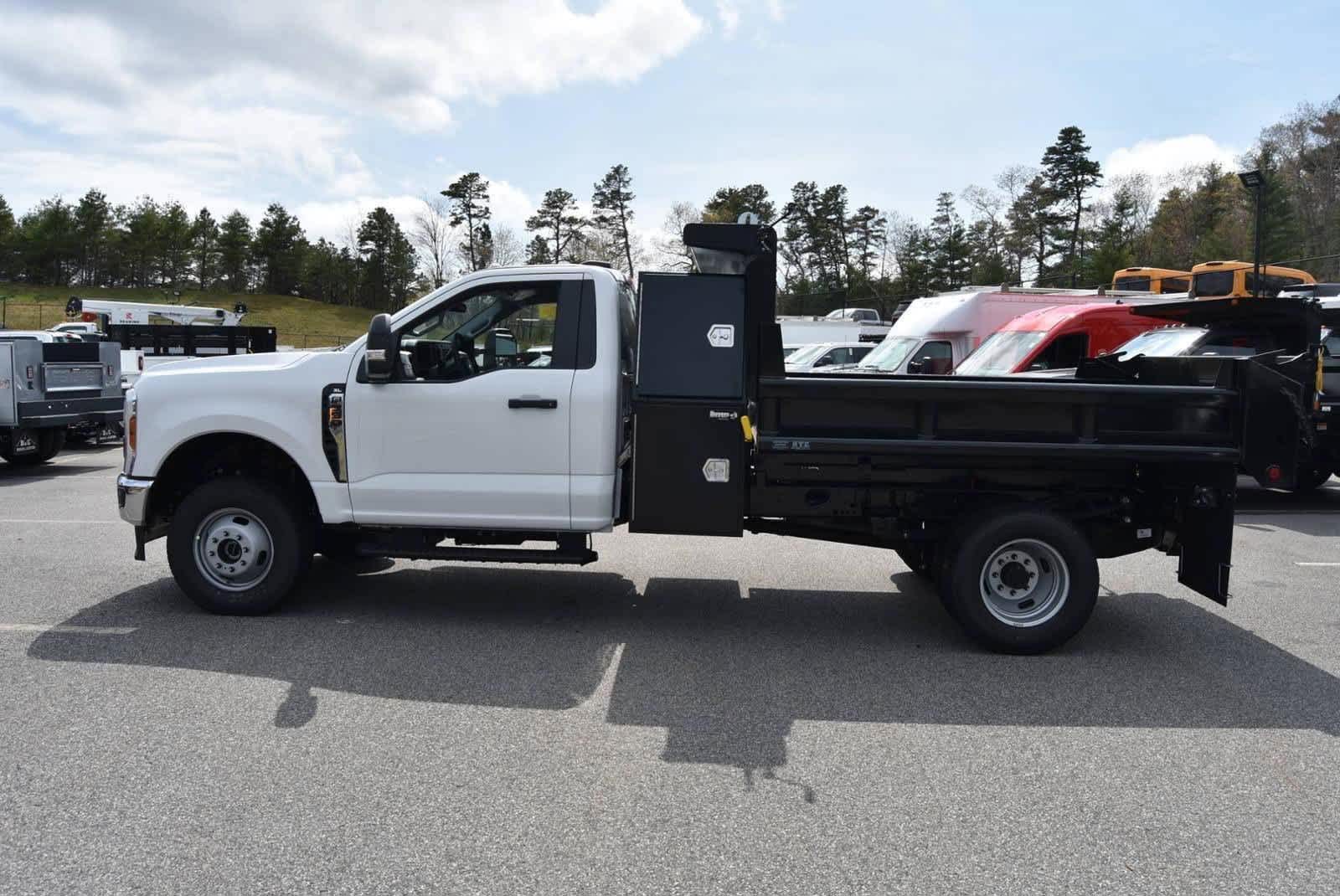 2024 Ford Super Duty F-350 DRW SUPER DUTY 2