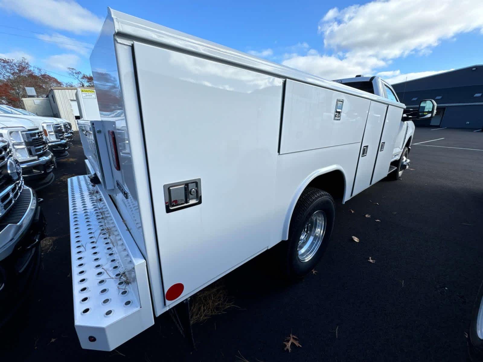 2023 Ford Super Duty F-350 DRW XL 4WD Reg Cab 145 WB 60 CA 5