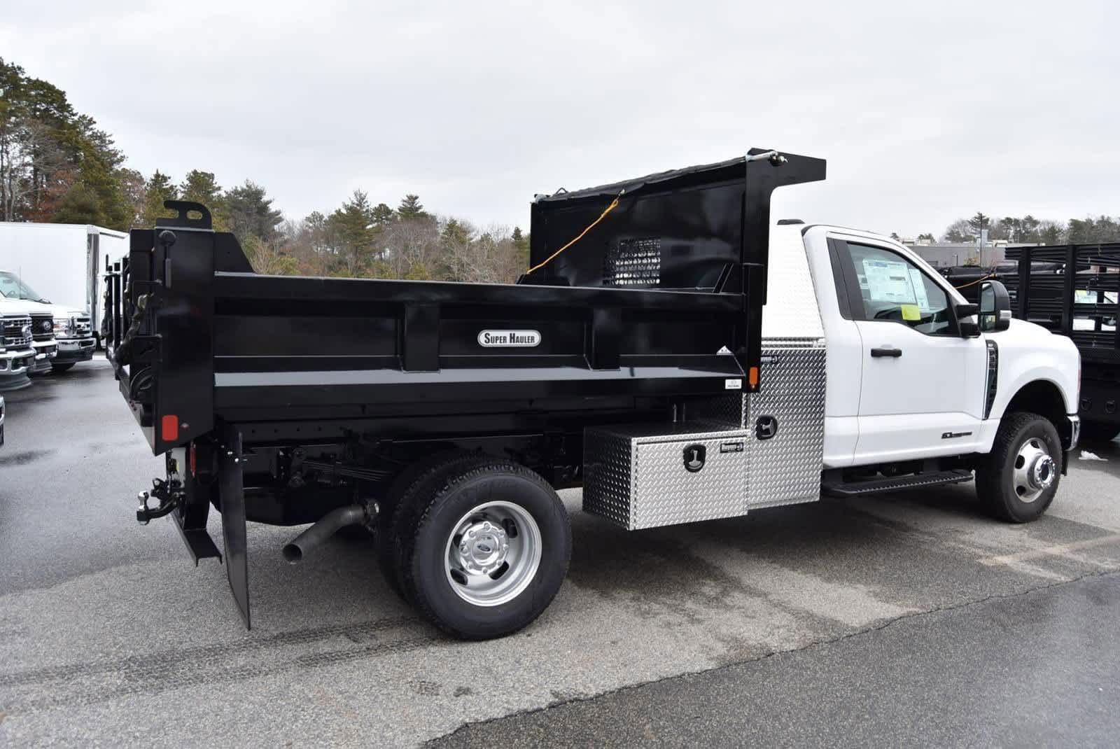 2023 Ford Super Duty F-350 DRW XL 4WD Reg Cab 145 WB 60 CA 4