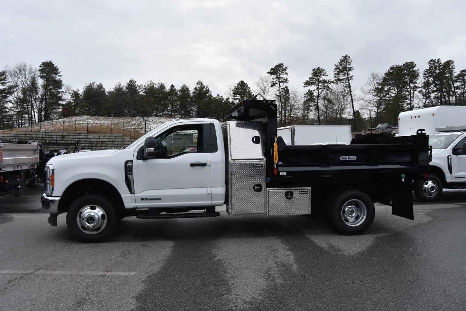 2023 Ford Super Duty F-350 DRW XL 4WD Reg Cab 145 WB 60 CA 2