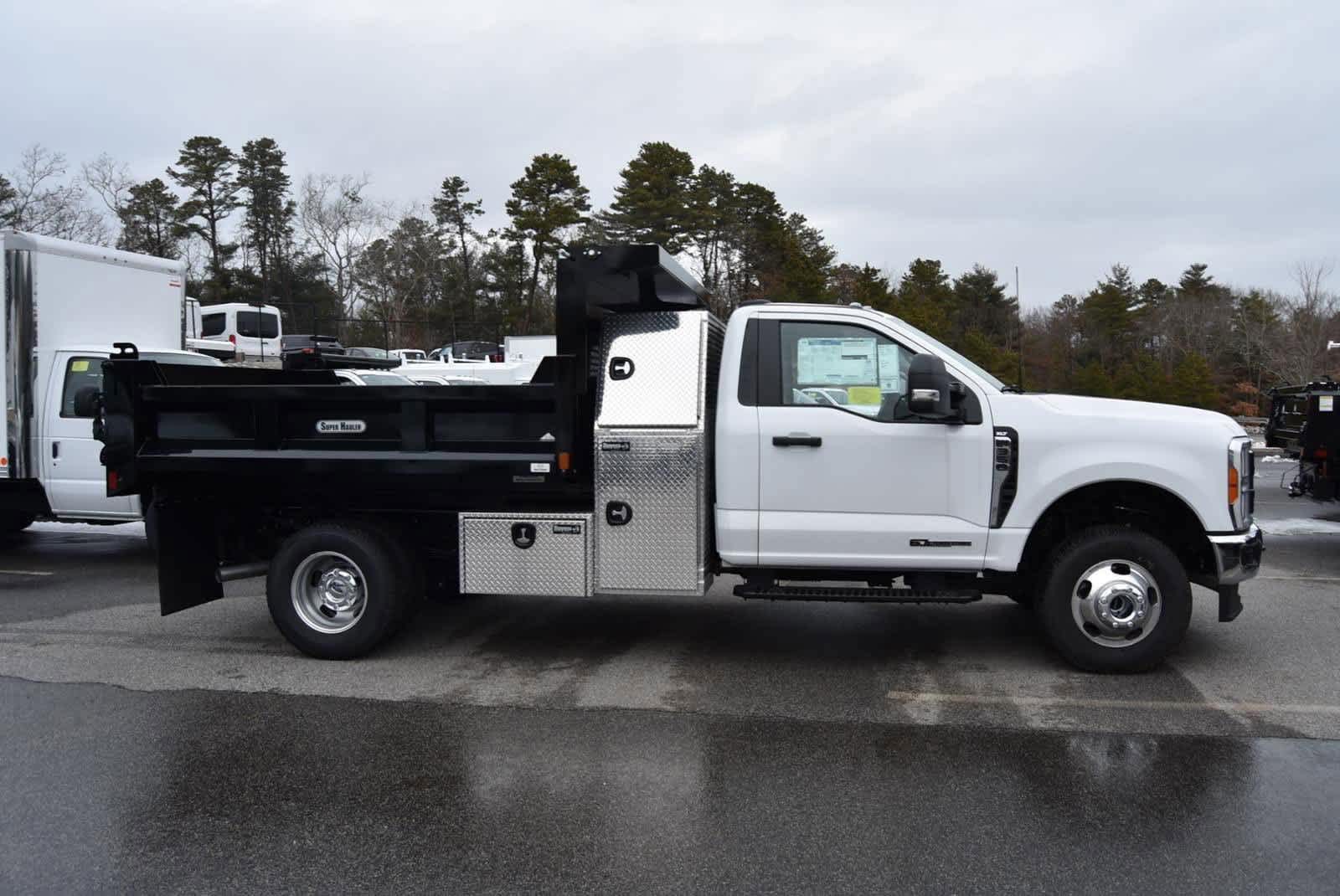 2023 Ford Super Duty F-350 DRW XL 4WD Reg Cab 145 WB 60 CA 5