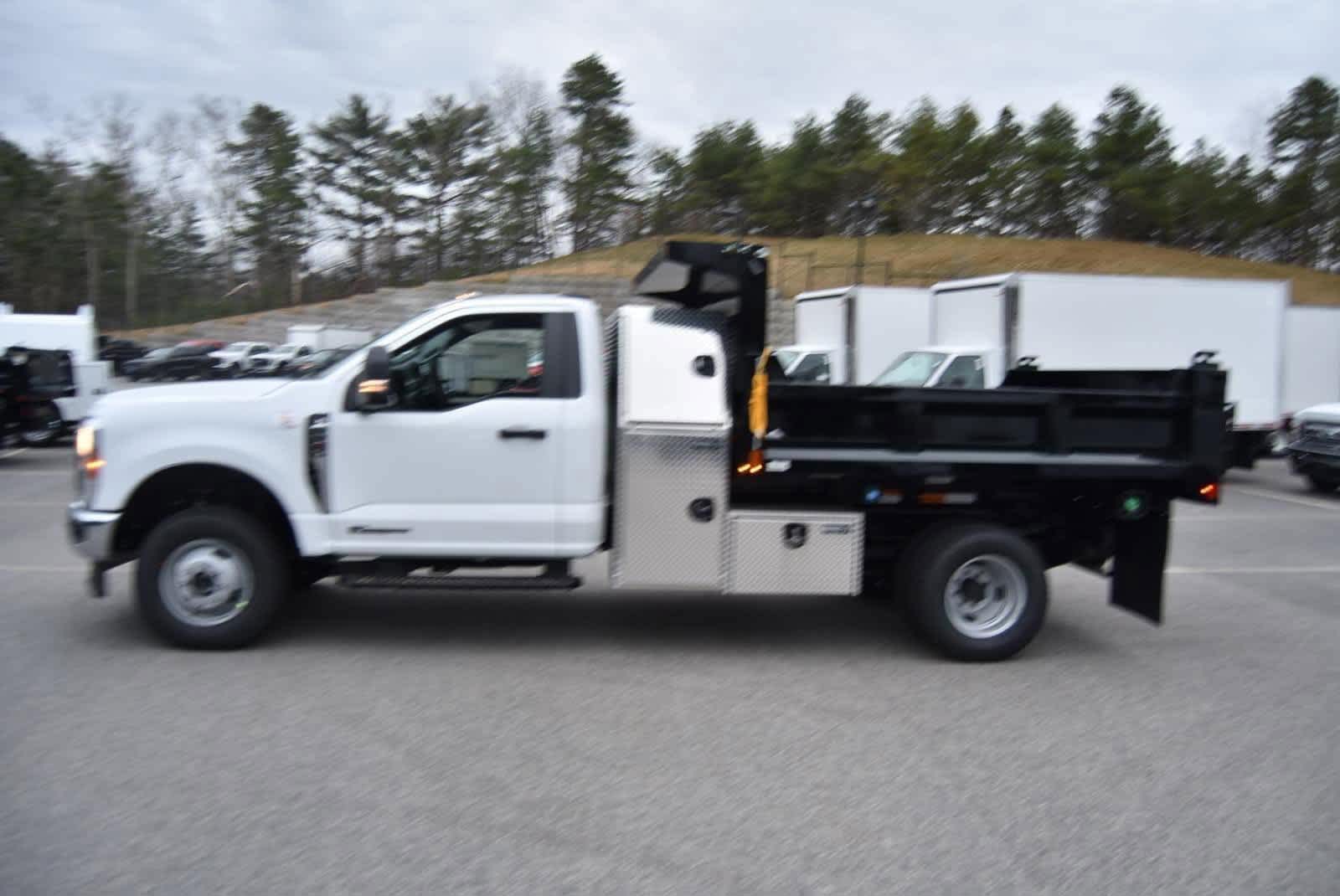 2024 Ford Super Duty F-350 DRW SUPER DUTY 2