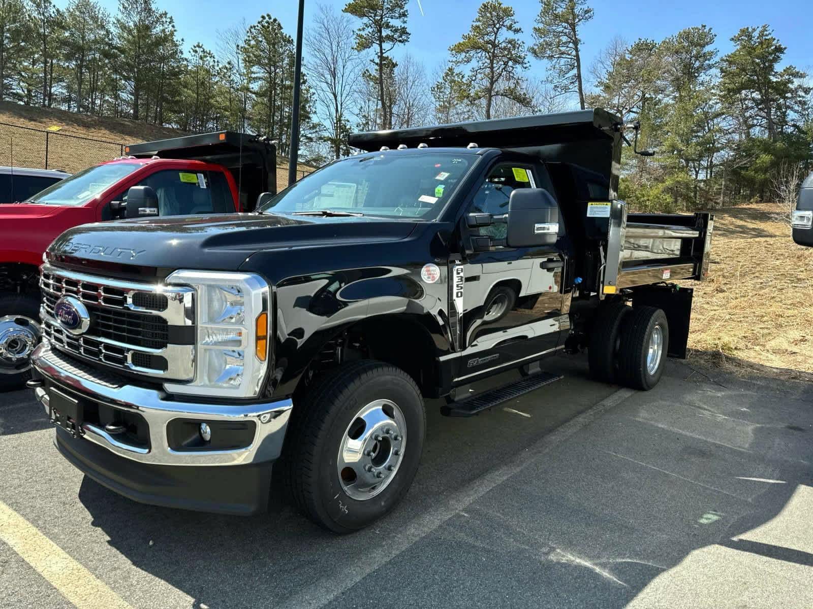 View vehicle photo 2