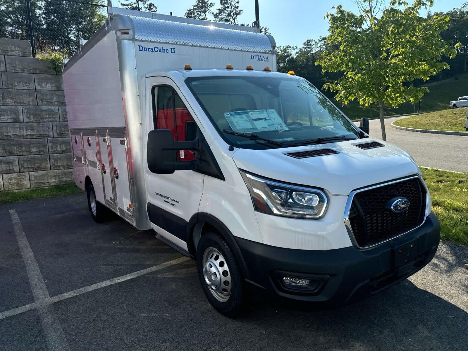 2023 Ford Transit Cutaway  4