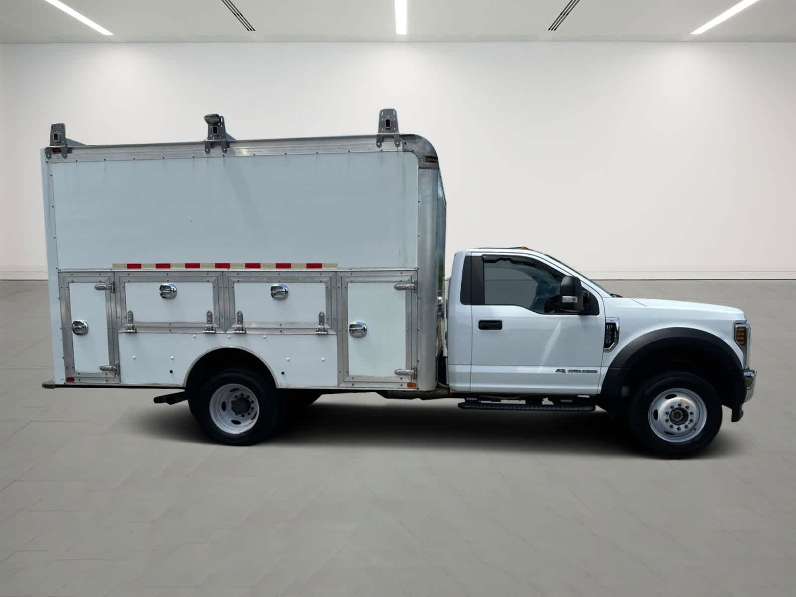 2019 Ford Super Duty F-550 DRW XL 4WD Reg Cab 169 WB 84 CA 5