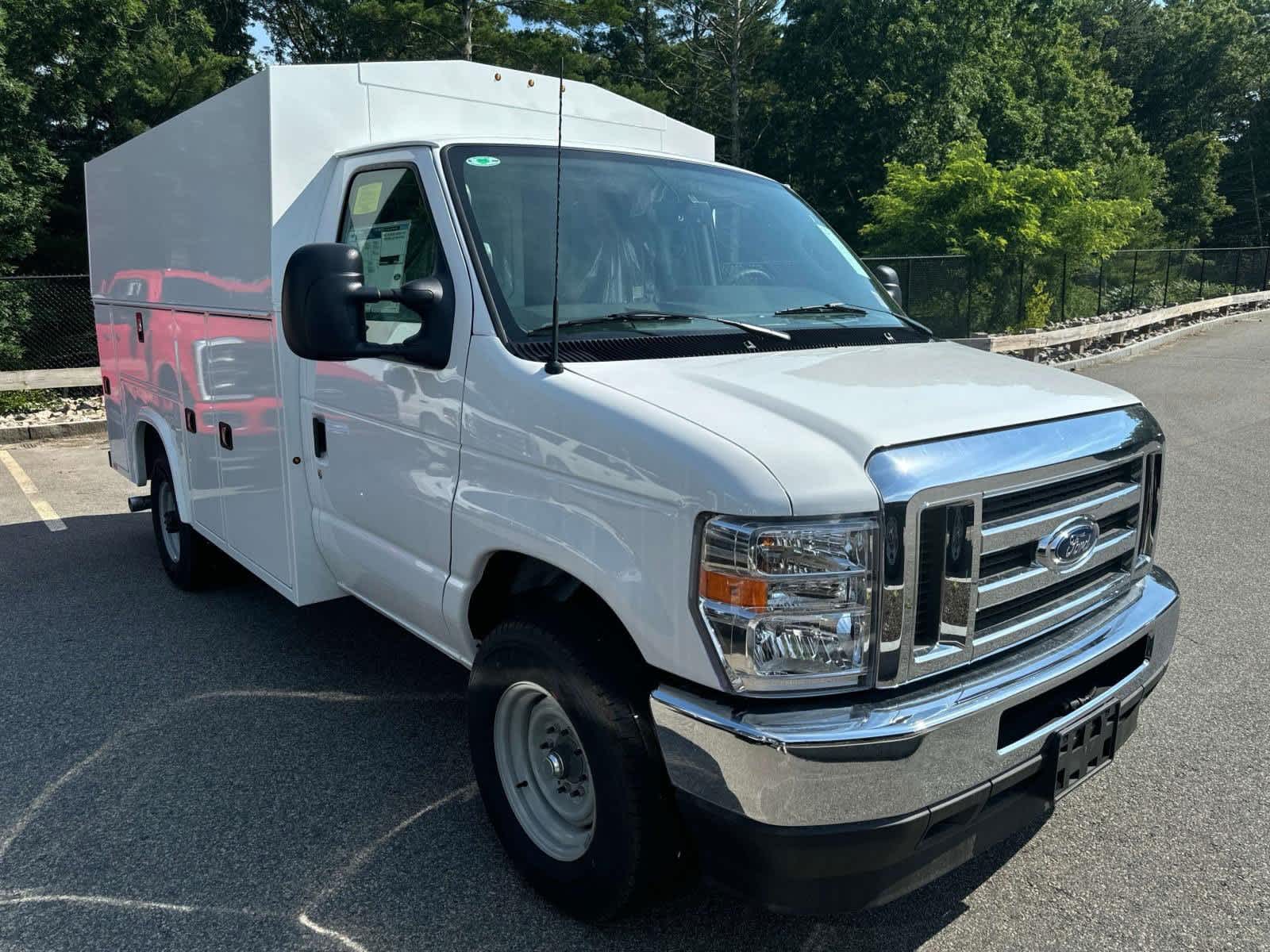 2025 Ford E-Series Cutaway SUPER DUTY 5