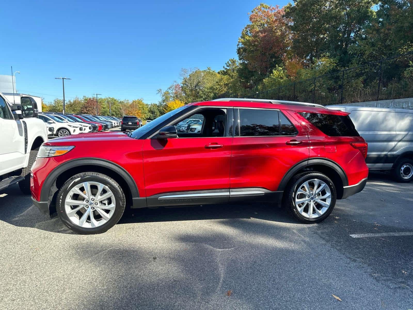 2024 Ford Explorer Platinum 2