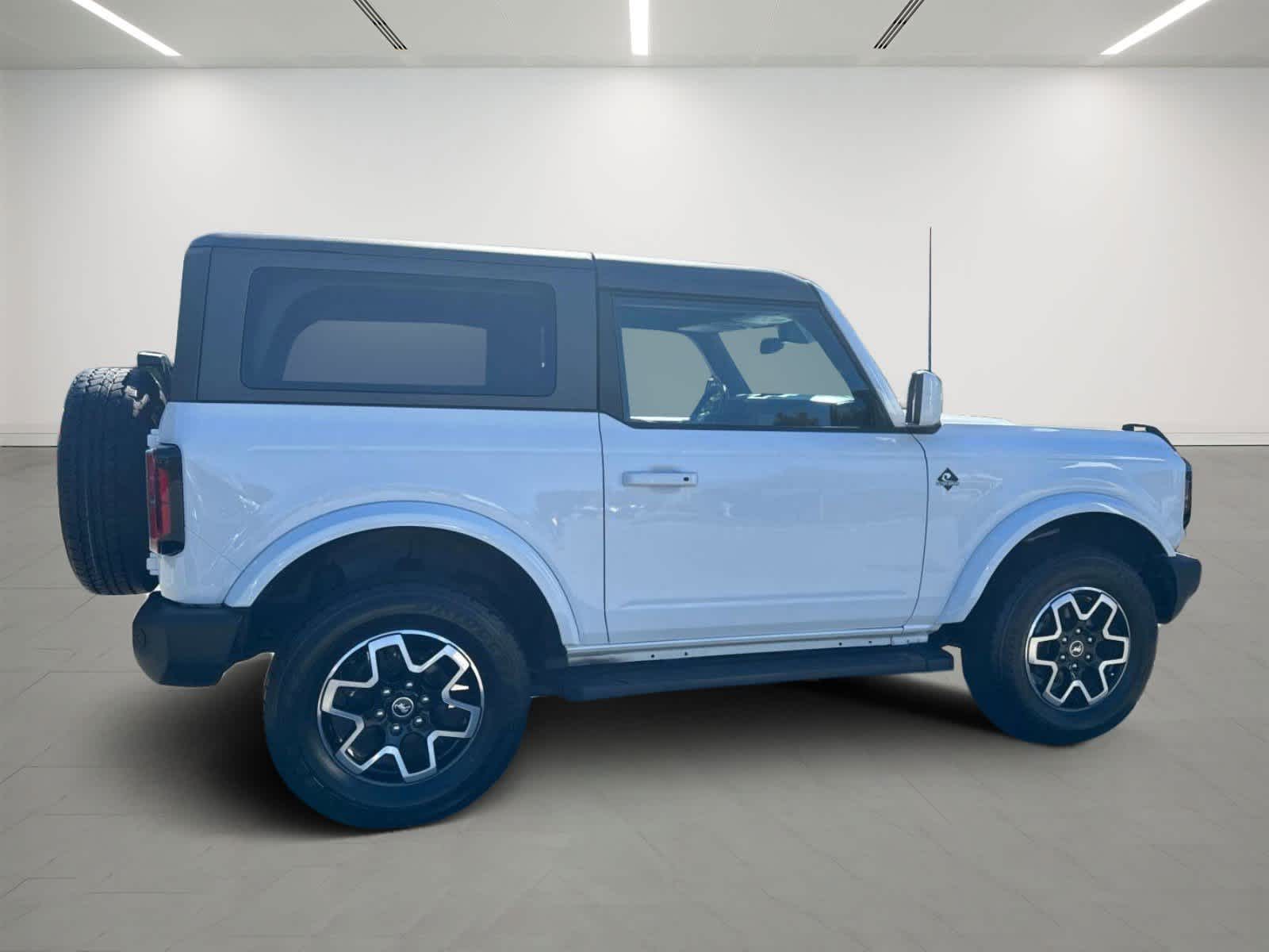 2022 Ford Bronco Outer Banks 4