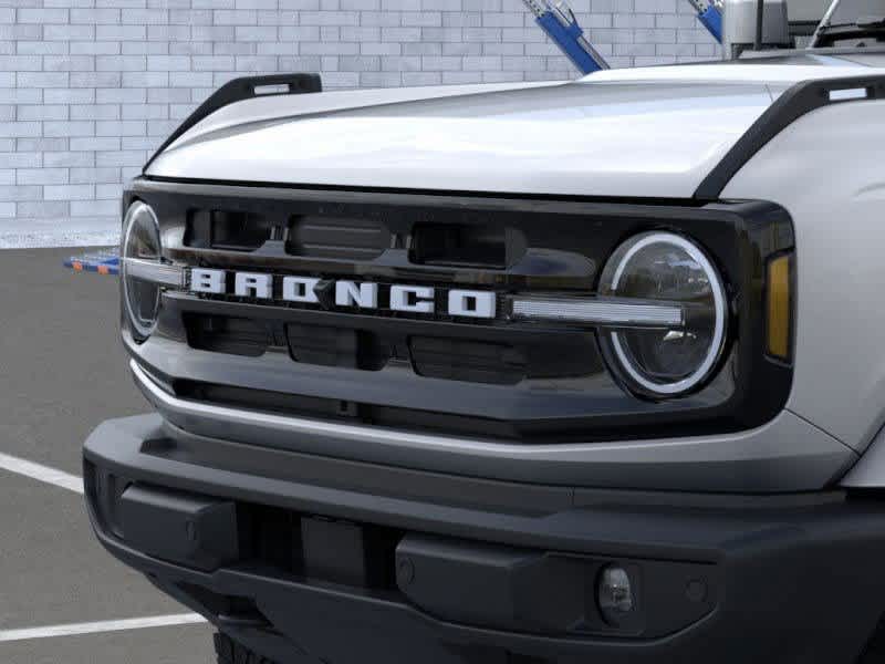 2024 Ford Bronco Outer Banks 18