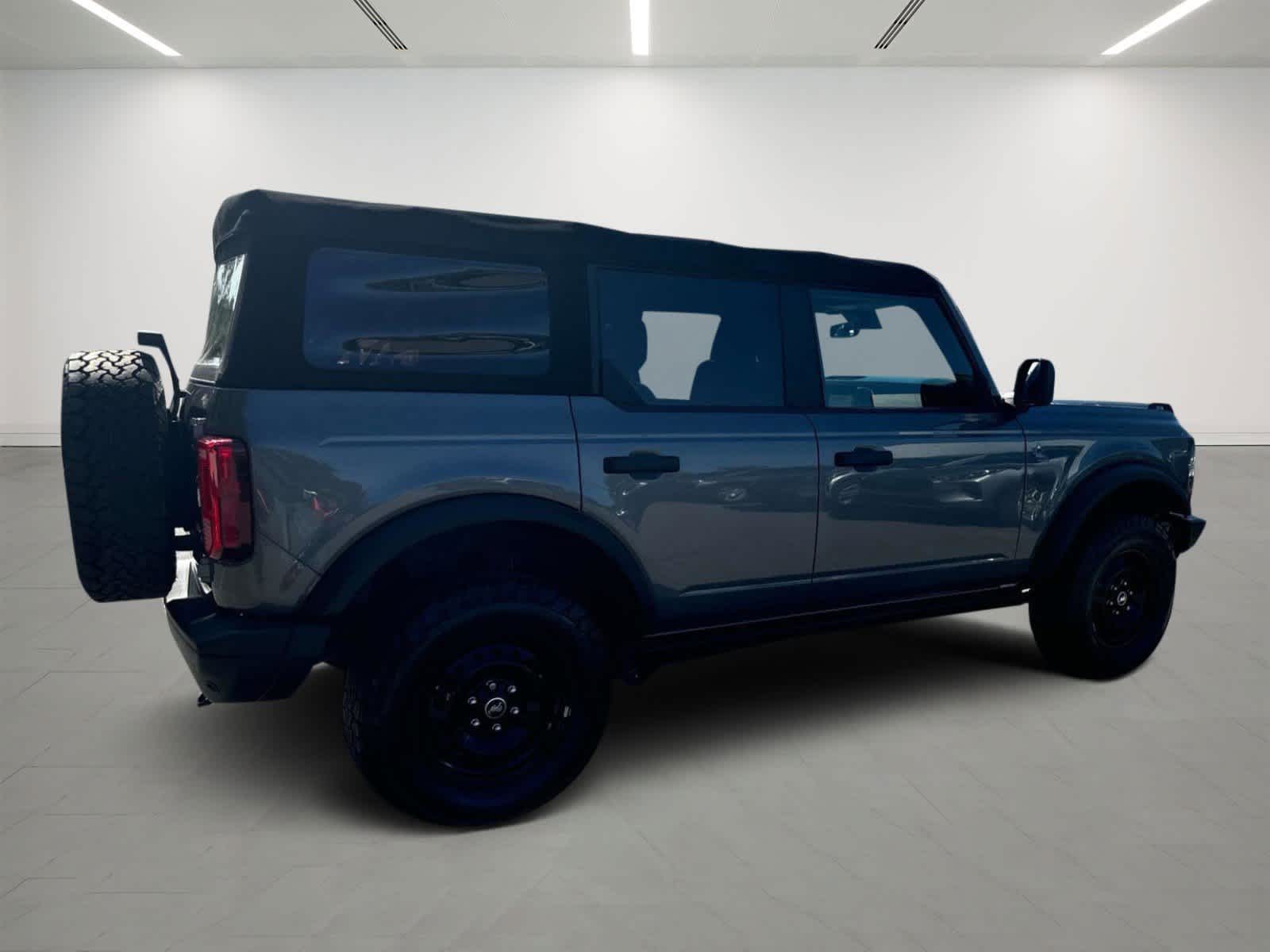 2021 Ford Bronco Black Diamond 4