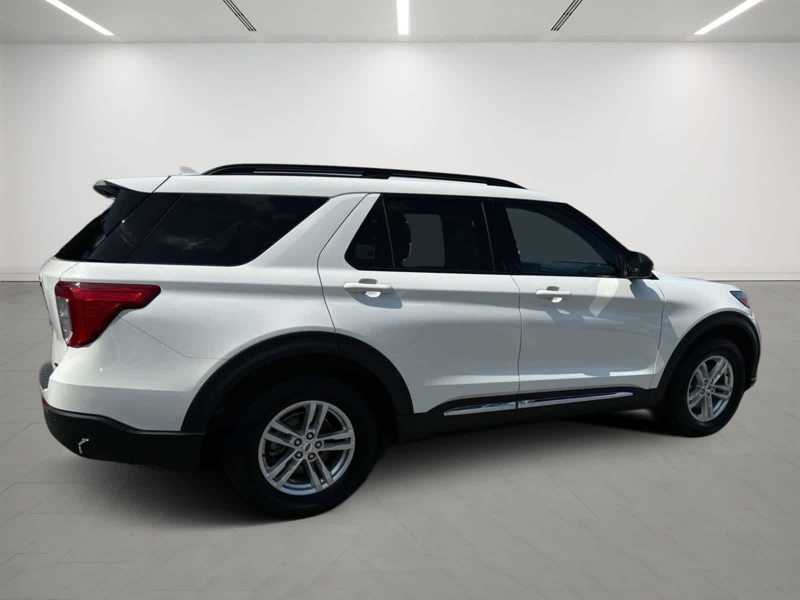 2023 Ford Explorer XLT 4