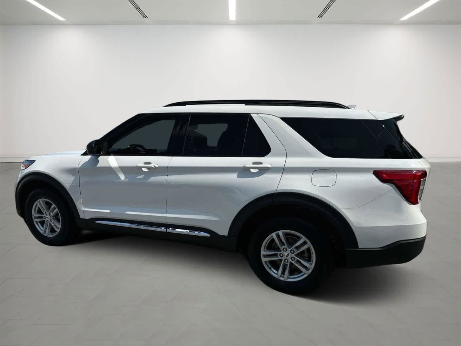 2023 Ford Explorer XLT 3