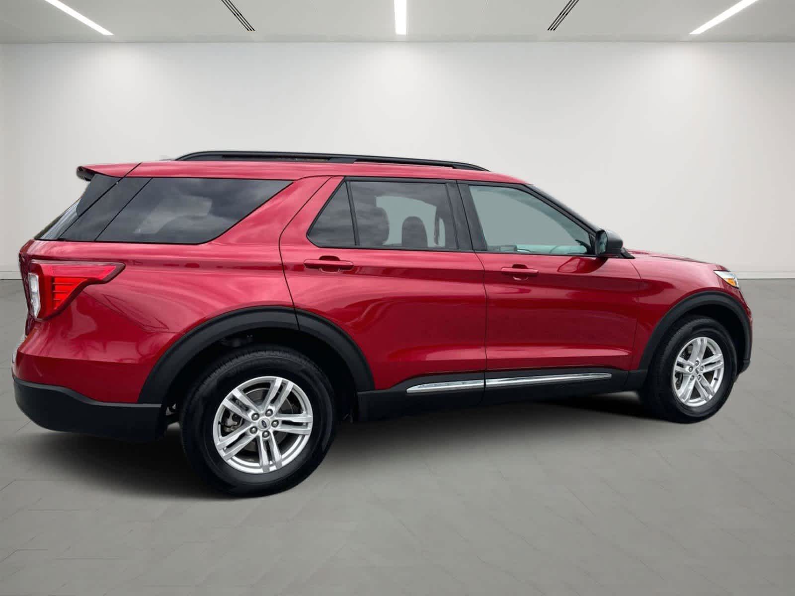 2023 Ford Explorer XLT 4