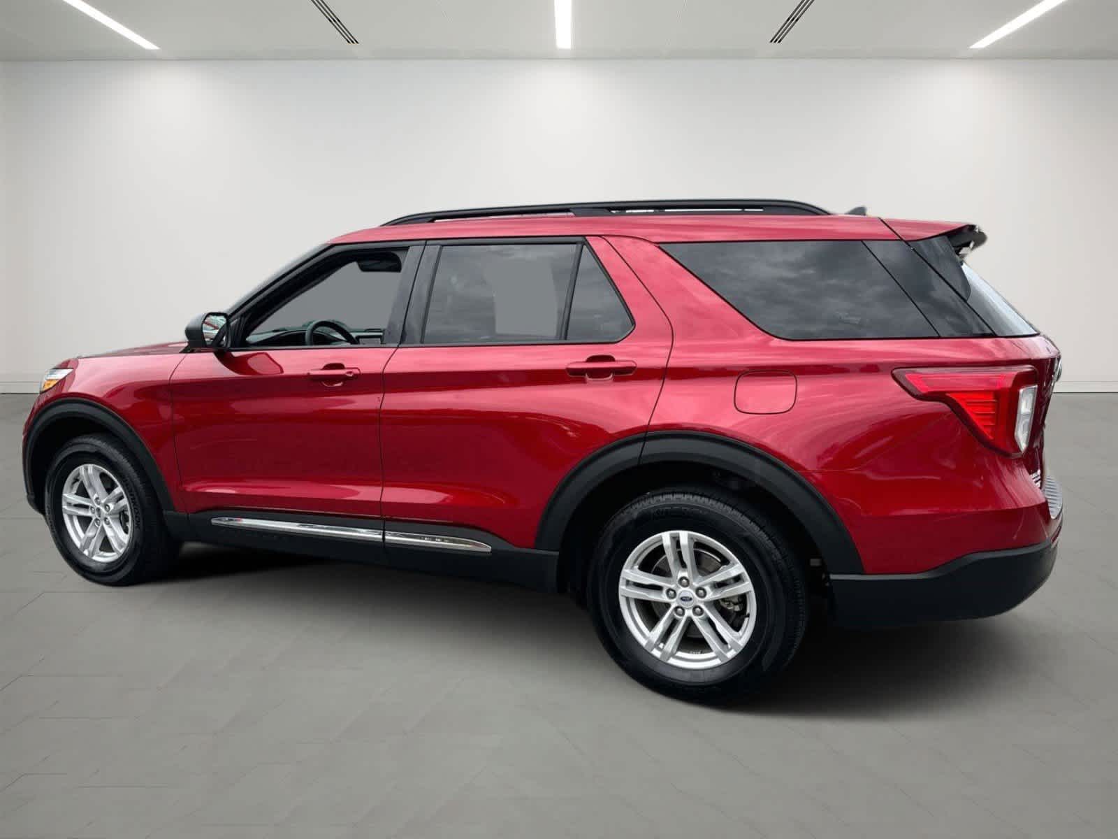 2023 Ford Explorer XLT 3