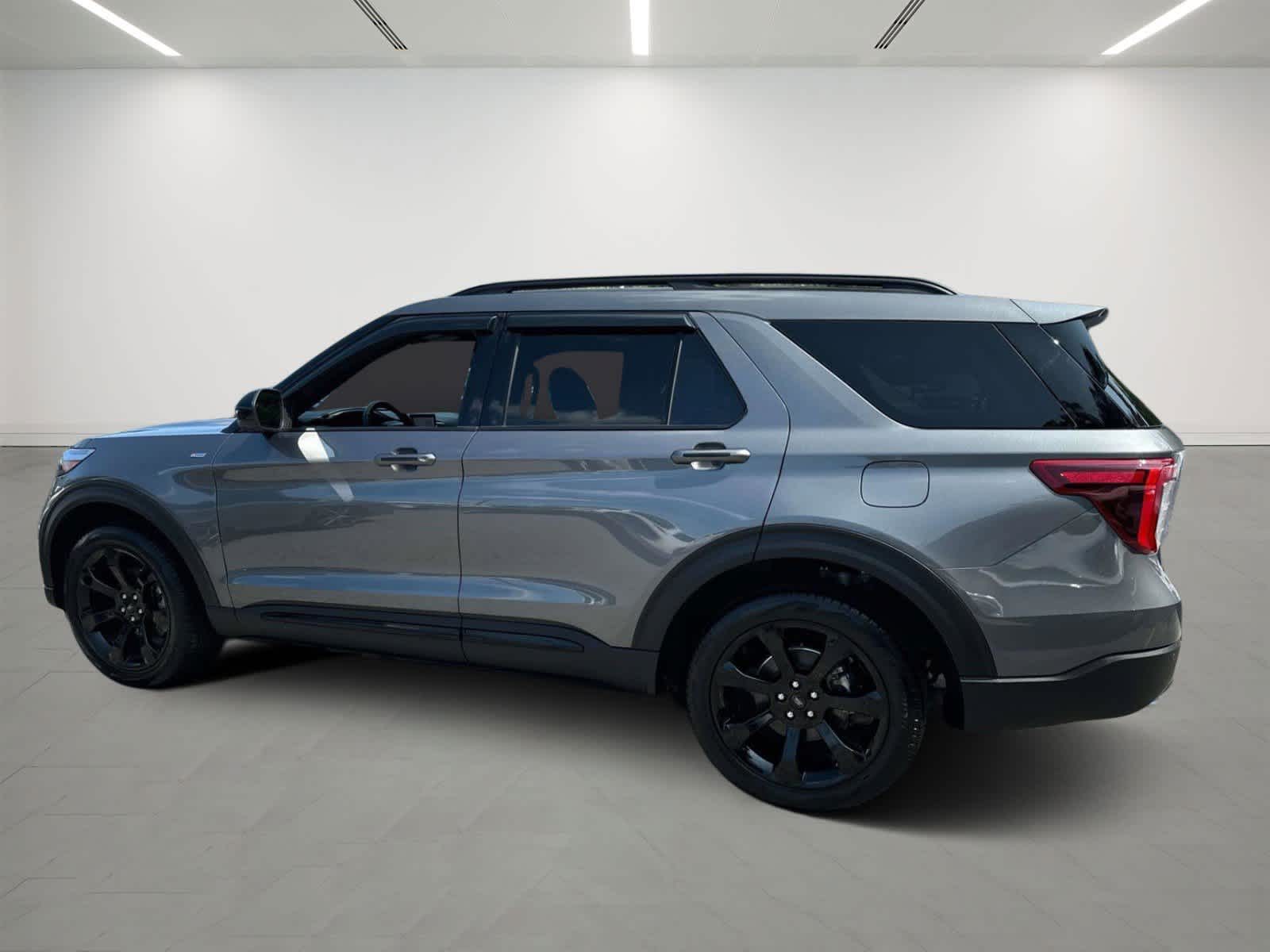 2023 Ford Explorer ST-Line 3