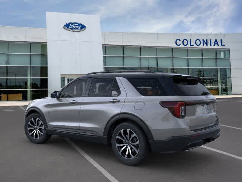 2025 Ford Explorer ST-Line 4