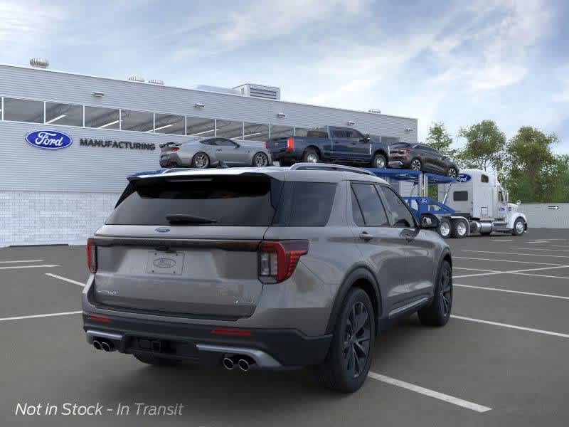 2025 Ford Explorer Platinum 8