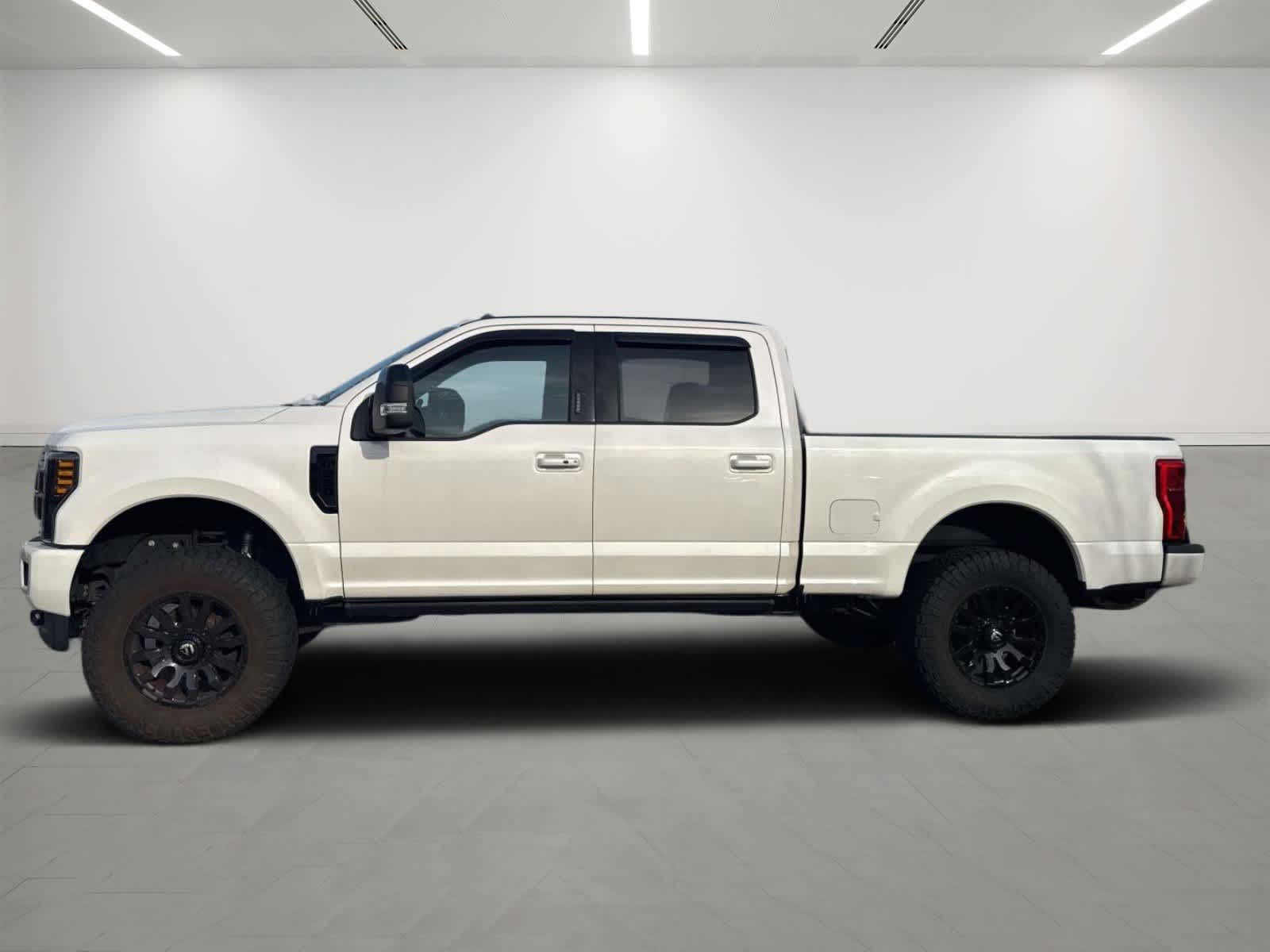 2019 Ford Super Duty F-250 SRW LARIAT 4WD Crew Cab 6.75 Box 2