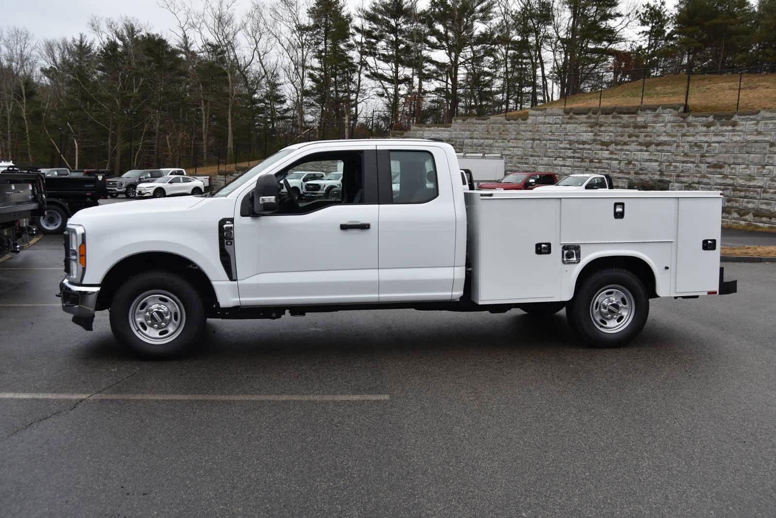 2023 Ford Super Duty F-250 SRW XL 2WD SuperCab 8 Box 2